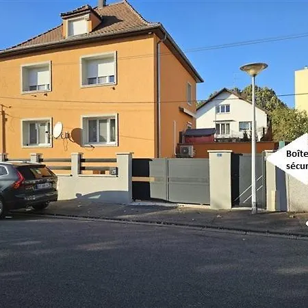 Marc - Classe Avec Parking Daire *